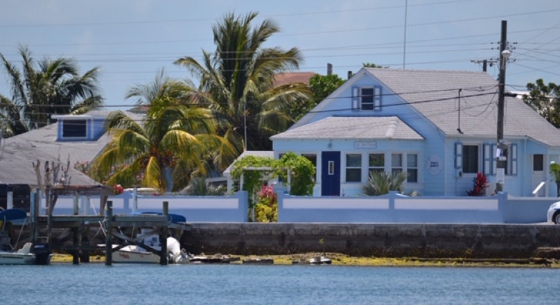 Cap'n Sams (with 75' Private Dock!)